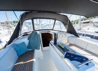 Noleggiare sailboat in Veruda Marina - Oceanis 38.1