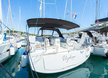 Noleggiare sailboat in Veruda Marina - Oceanis 38.1