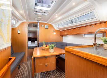 Chartern Sie segelboot in Punat - Bavaria Cruiser 37