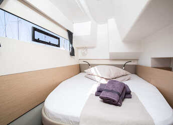 Rent a power catamaran  in ACI Pomer - Fountaine Pajot MY 37