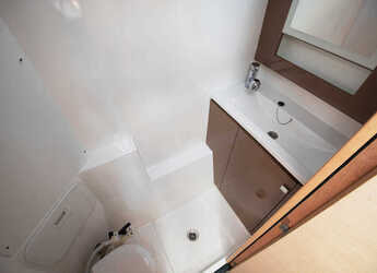 Rent a power catamaran  in ACI Pomer - Fountaine Pajot MY 37