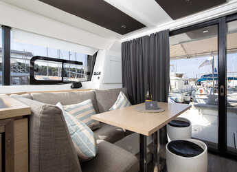 Rent a power catamaran  in ACI Pomer - Fountaine Pajot MY 37