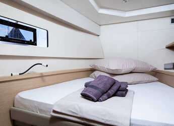 Rent a power catamaran  in ACI Pomer - Fountaine Pajot MY 37