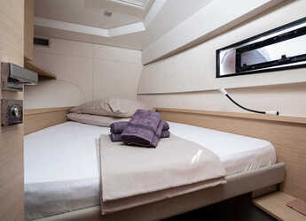 Rent a power catamaran  in ACI Pomer - Fountaine Pajot MY 37