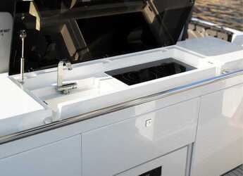 Louer bateau à moteur à Marina Baotić - De Antonio D36