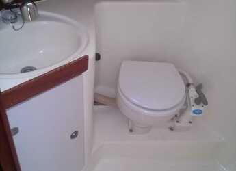 Chartern Sie segelboot in Marina Gouvia - Bavaria 32 Holiday