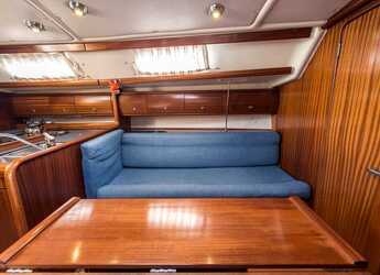 Chartern Sie segelboot in Nikiana Marina - Bavaria 36 Cruiser