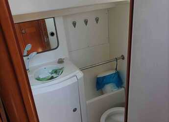 Chartern Sie segelboot in Nikiana Marina - Oceanis 37