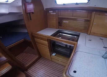 Alquilar velero en Puerto de Lefkas - Bavaria 37