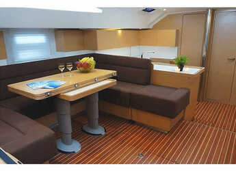 Chartern Sie segelboot in Marina Gouvia - Elan Impression 50[G]