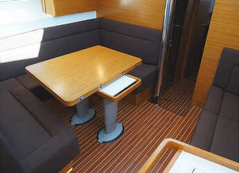 Chartern Sie segelboot in Marina Gouvia - Elan Impression 45[G]