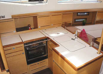 Chartern Sie segelboot in Marina Gouvia - Elan Impression 394 Impression Thalia