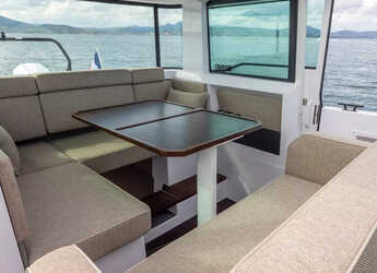 Chartern Sie motorboot in Port of Kyllini - Axopar 37 XC Cross Cabin