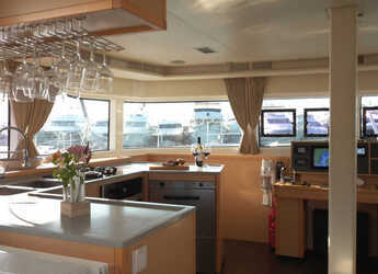 Rent a catamaran in Marina di Cagliari - Lagoon 52 F - 5 cab.