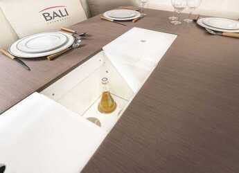 Alquilar catamarán en Olympic Marine - Bali Catspace