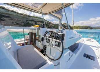 Rent a catamaran in Port Tino Rossi - Lagoon 38 3 CAB