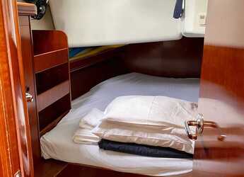 Rent a sailboat in Flisvos  Marina - Oceanis 423