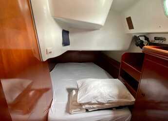 Rent a sailboat in Flisvos  Marina - Oceanis 423