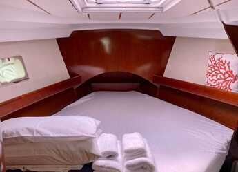 Rent a sailboat in Flisvos  Marina - Oceanis 423