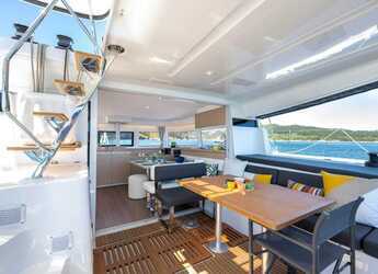 Alquilar catamarán en Marina di Portorosa - Lagoon 43