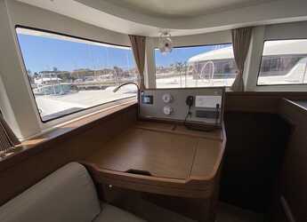 Louer catamaran à Cala dei Sardi - Lagoon 42