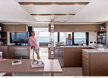 Louer catamaran à Cala dei Sardi - Lagoon 46 