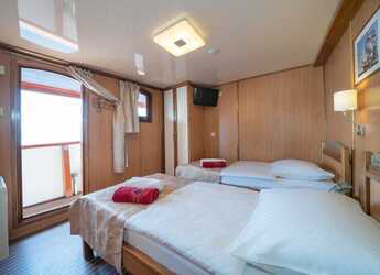 Chartern Sie motorboot in Matejuska port - Barbara