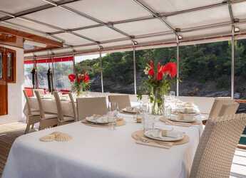 Chartern Sie motorboot in Matejuska port - Barbara