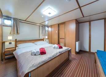 Chartern Sie motorboot in Matejuska port - Barbara