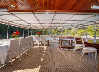 Chartern Sie motorboot in Matejuska port - Barbara