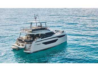 Alquilar catamarán a motor en Porto Capo d'Orlando Marina - Prestige M48