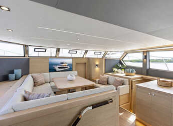 Chartern Sie motorkatamaran in Marina di Cannigione - Aquila 50 Yacht