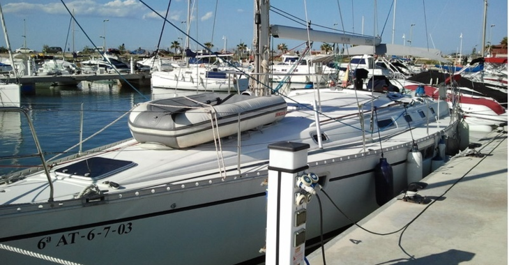 Rent a sailboat in Real club Nautico Denia - Beneteau Oceanis 440