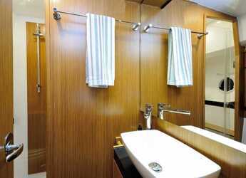 Louer bateau à moteur à Marina Lav - Bavaria Virtess 420 Fly