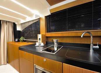 Louer bateau à moteur à Marina Lav - Bavaria Virtess 420 Fly