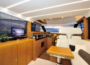 Louer bateau à moteur à Marina Lav - Bavaria Virtess 420 Fly