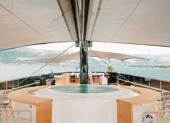 Alquilar velero en Luka Krilo - Reposado