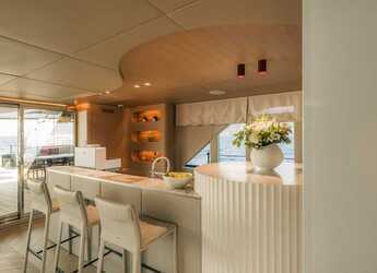 Alquilar velero en Luka Krilo - Reposado