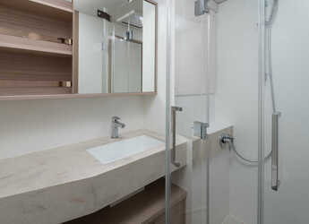 Alquilar catamarán en Split West Harbour - Lagoon 60