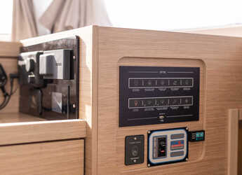 Alquilar catamarán en Split West Harbour - Lagoon 43