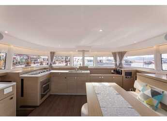 Alquilar catamarán en Split West Harbour - Lagoon 43