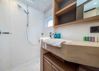 Alquilar catamarán en Split West Harbour - Lagoon 46