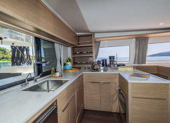 Alquilar catamarán en Split West Harbour - Lagoon 46