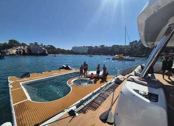 Alquilar catamarán a motor en Naviera Balear - Ocean Beast 65