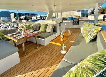 Alquilar catamarán a motor en Naviera Balear - Ocean Beast 65