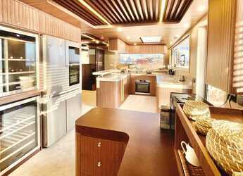 Alquilar catamarán a motor en Naviera Balear - Ocean Beast 65