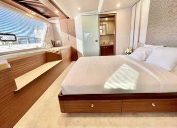 Alquilar catamarán a motor en Naviera Balear - Ocean Beast 65