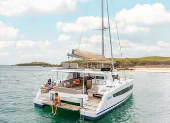 Chartern Sie katamaran in Cantiere navale Franco Mirabelli - Fountaine Pajot New 44