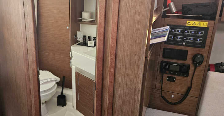 Rent a sailboat in Albatros Marina - Oceanis 34.1