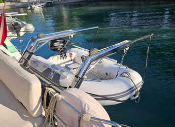 Chartern Sie katamaran in Albatros Marina - Lagoon 40